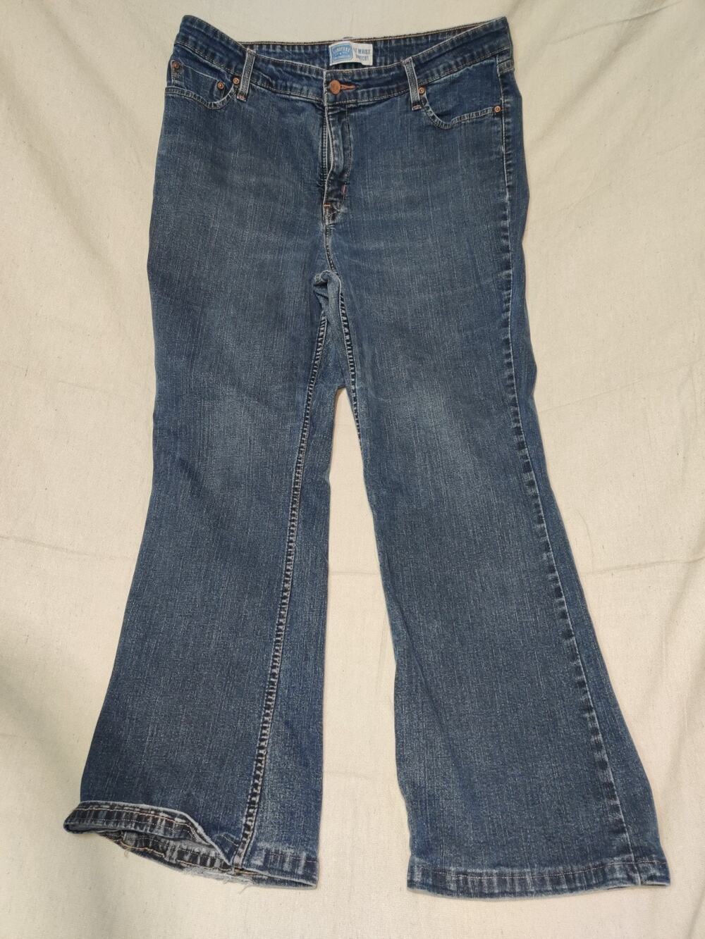 Levi Signature At Waist Bootcut Women’s Jeans Size 18 M